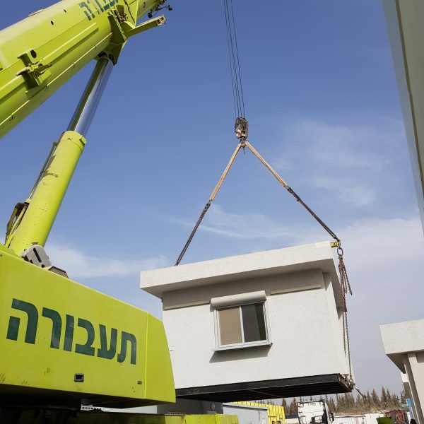 תמונה 140 בניה קלה, בנייה קלה, קרוואנים למגורים, בניית מבנים ניידים, מבנים יבילים, מבנה יביל, ממד יביל, מבנה יביל למגורים, מכולת משרד, קבלן בניה קלה, עמדת שומר, בתים יבילים, בית בבניה קלה, משרד נייד, בניה קלה למגורים