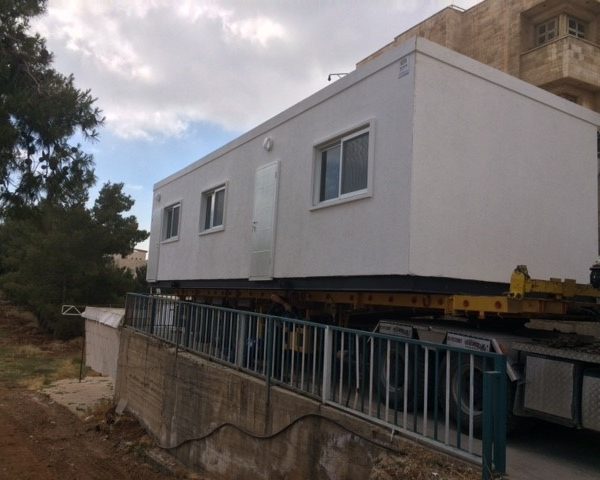 תמונה 117 בניה קלה, בנייה קלה, קרוואנים למגורים, בניית מבנים ניידים, מבנים יבילים, מבנה יביל, ממד יביל, מבנה יביל למגורים, מכולת משרד, קבלן בניה קלה, עמדת שומר, בתים יבילים, בית בבניה קלה, משרד נייד, בניה קלה למגורים